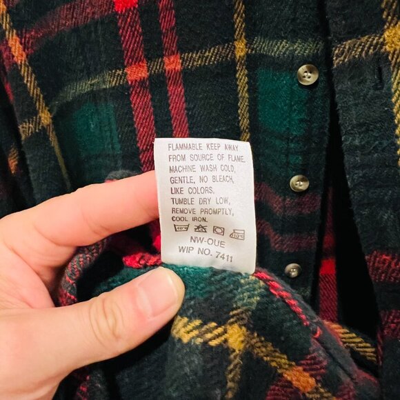 Vintage Woolrich Heavy Weight Thick Flannel Button Down Size XL - Picture 11 of 16